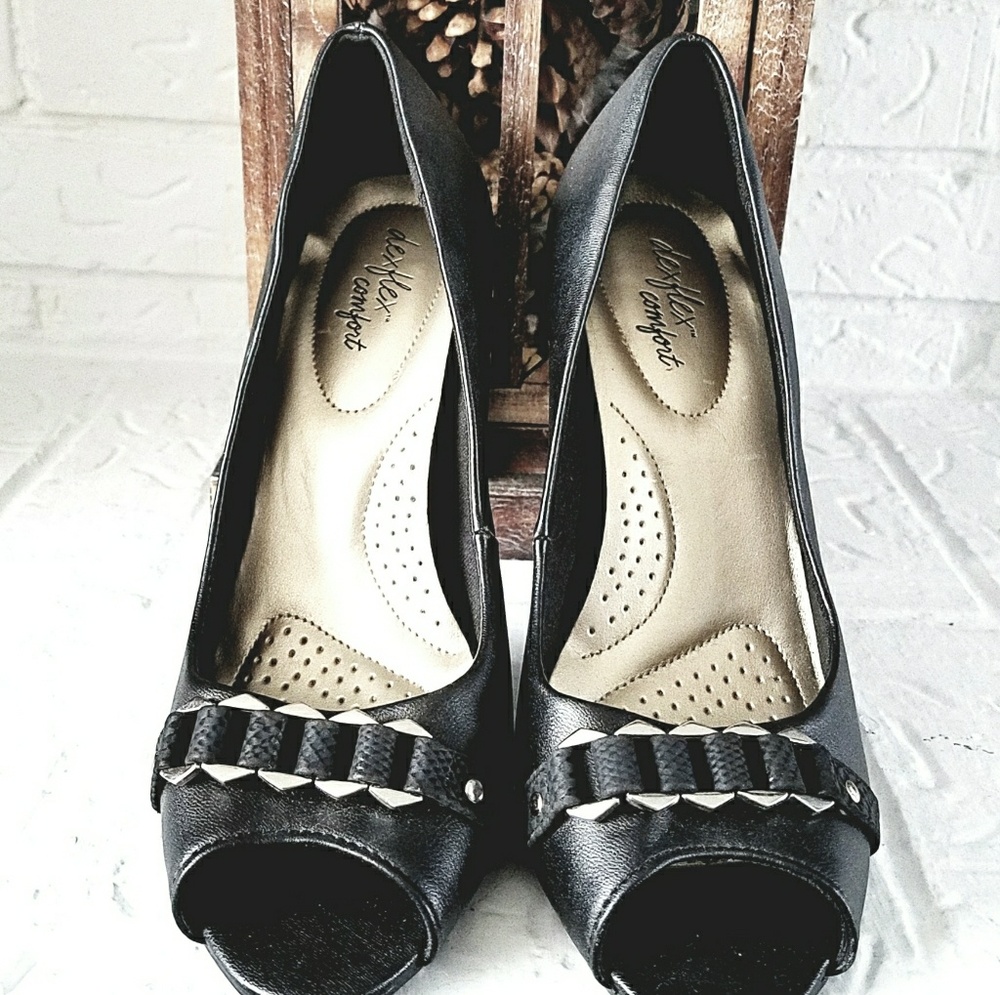 Black Peep Toes
